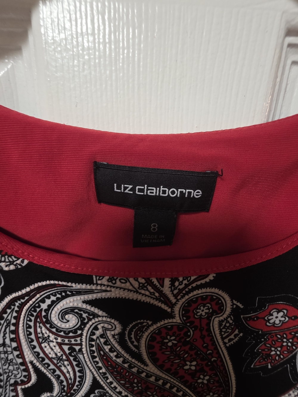 Liz Claiborne Paisley Red and Black Flared Sleeve Size 8 - Picture 6 of 8